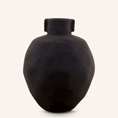 Jada Black M vase